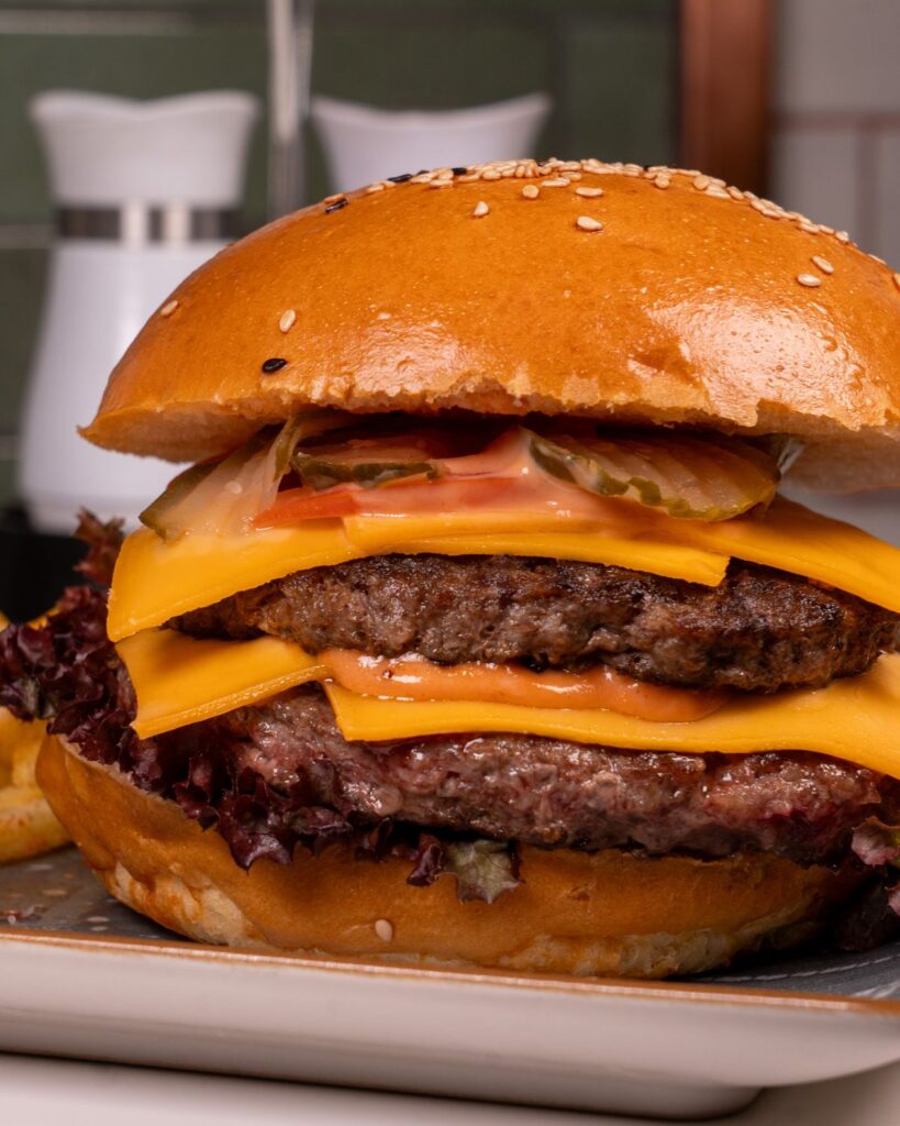 Double Cheeseburger – Schnitzel Stube Wien Reumannplatz